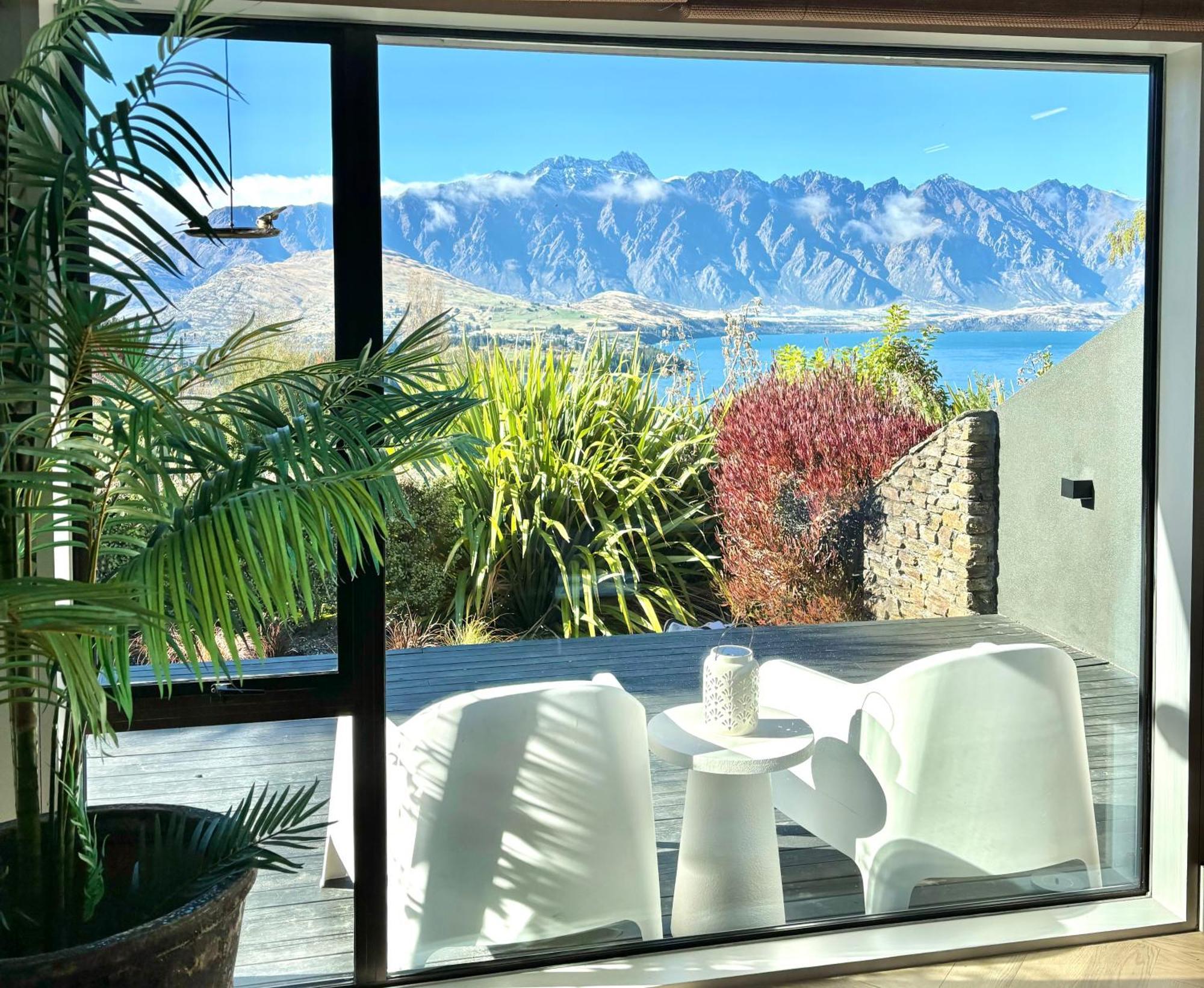 Bespoke Stay & Lake Views! Queenstown Exteriér fotografie
